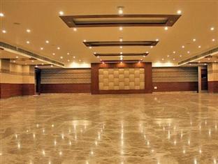 Grand Thakar Hotel ราชโกฎิ ภายนอก รูปภาพ