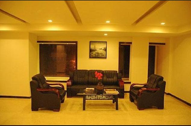 Grand Thakar Hotel ราชโกฎิ ภายนอก รูปภาพ