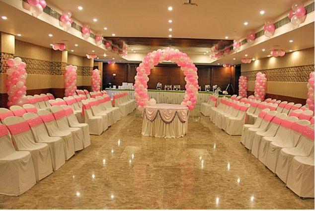 Grand Thakar Hotel ราชโกฎิ ภายนอก รูปภาพ